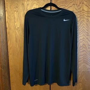 Nike legend long sleeve shirt. Size Large